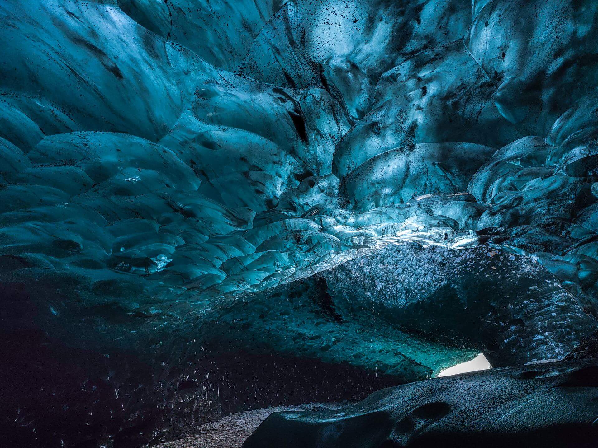 Glacier Ice Cave in Iceland, captured by Jan Erik Waider