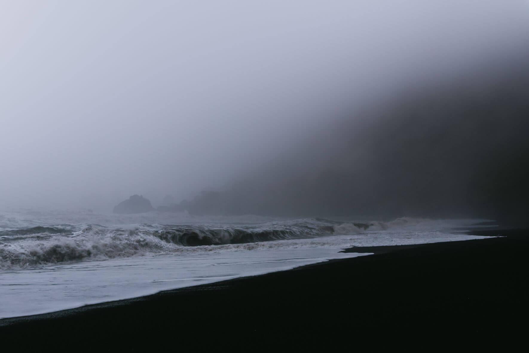 Black sand beach of Vík in Iceland by Northlandscapes, Jan Erik Waider