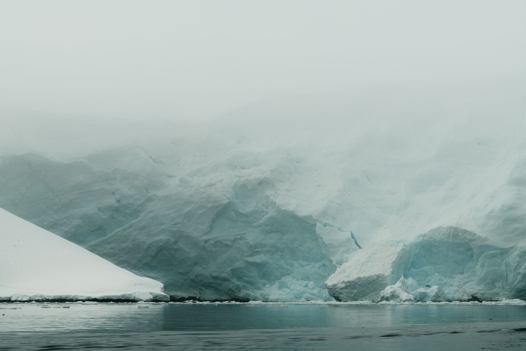 Melchior Islands (Antarctica) in foggy weather