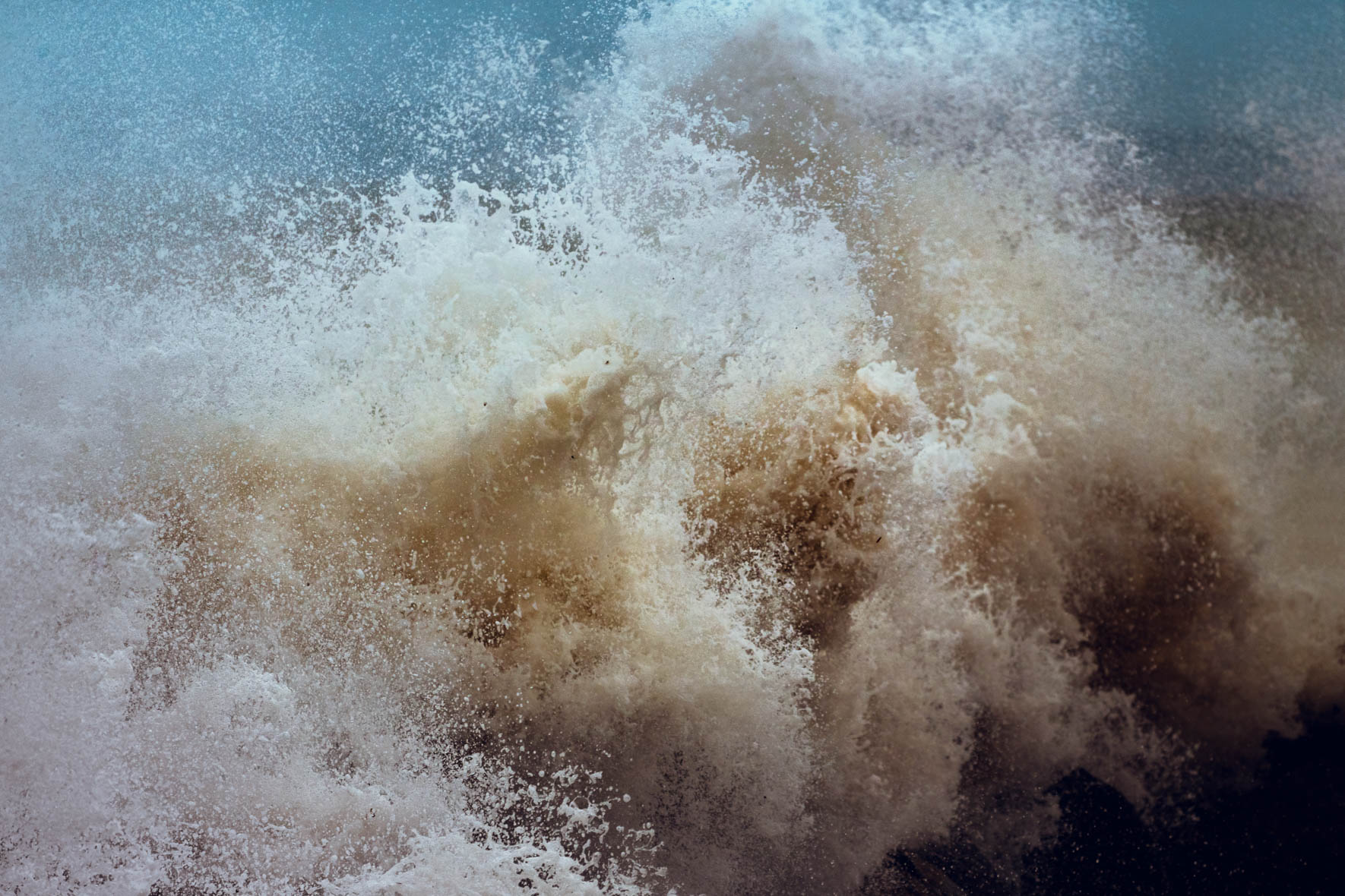 Explosion of waves on the Baltic sea coast