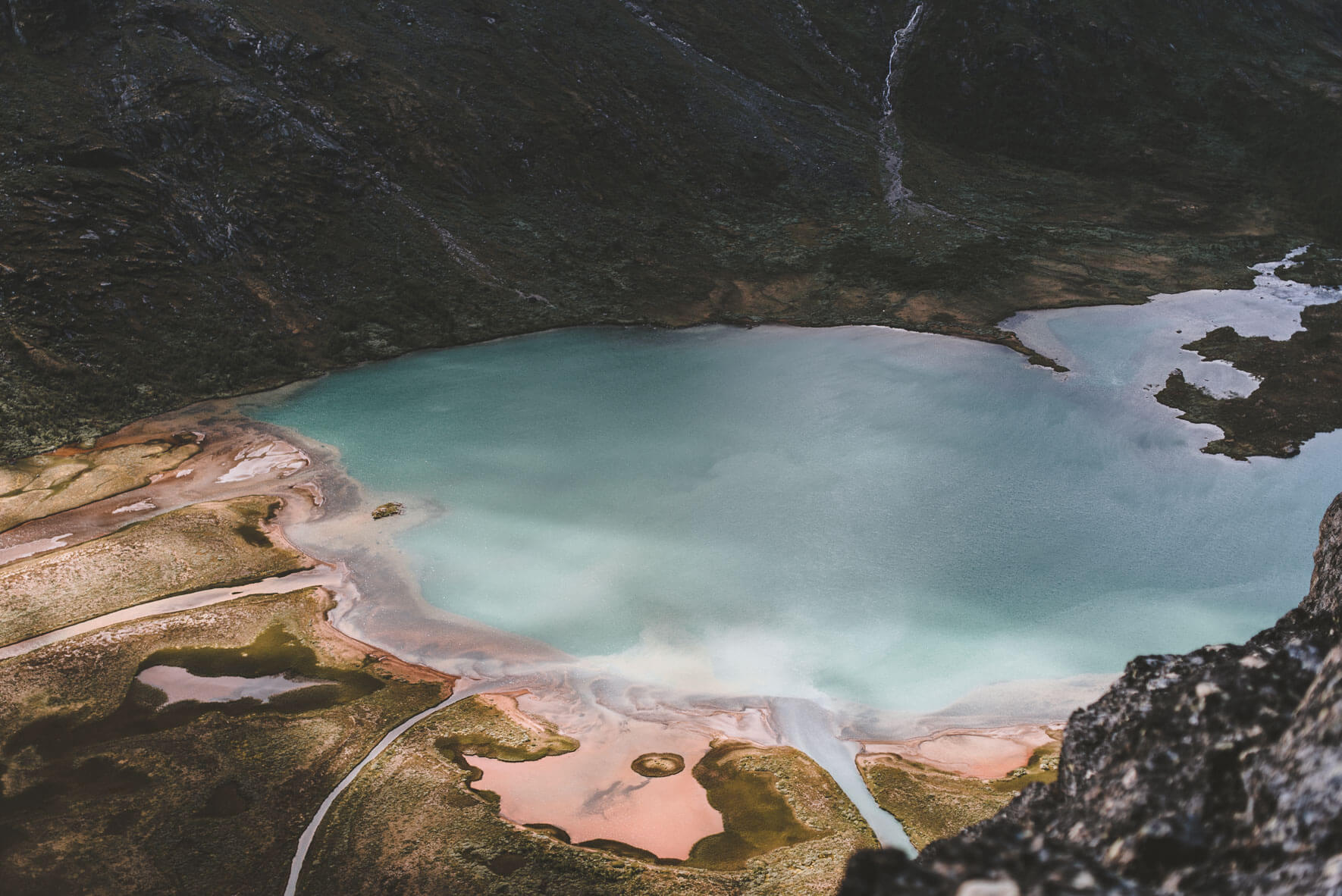 Lake Øvre Leirungen in Jotunheimen National Park in Norway